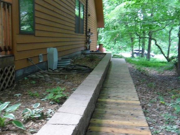 4th image of 336 Gina Dr