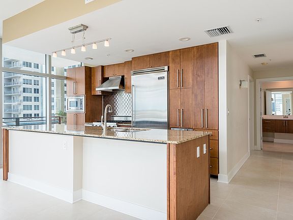 4th image of 1120 E Kennedy Blvd Unit 1116