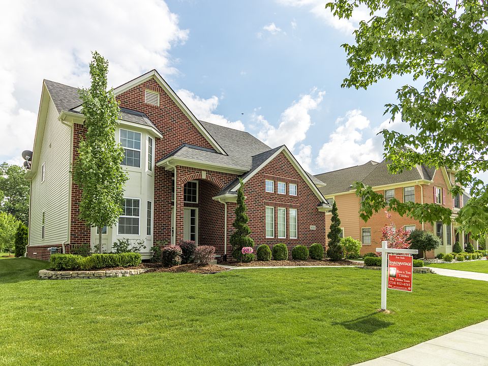 1st image of 824 Glen Meadows Dr