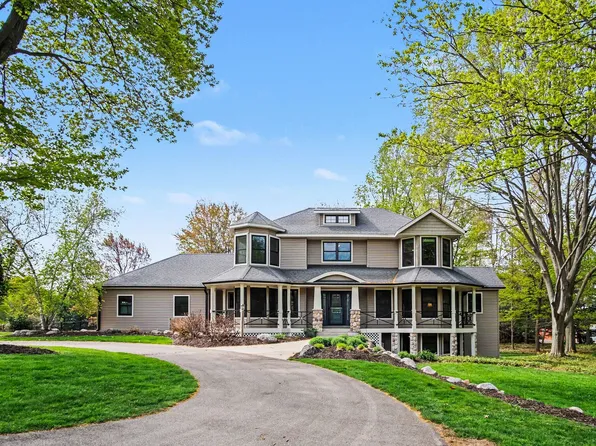 5030 Rosewood Ln, Hudsonville, MI 49426