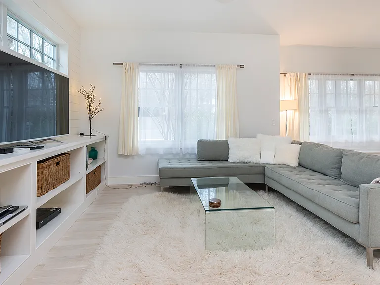 21 Richards Dr — Photo 4