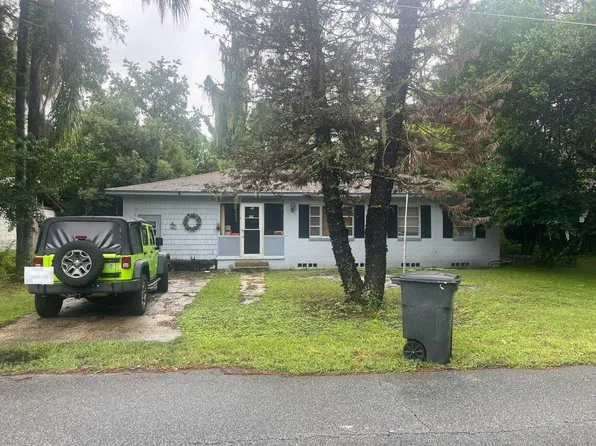 319 W New York Ave, Lake Helen, FL 32744