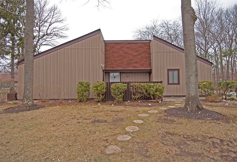 1st image of 82 Strathmore Gate Dr #82