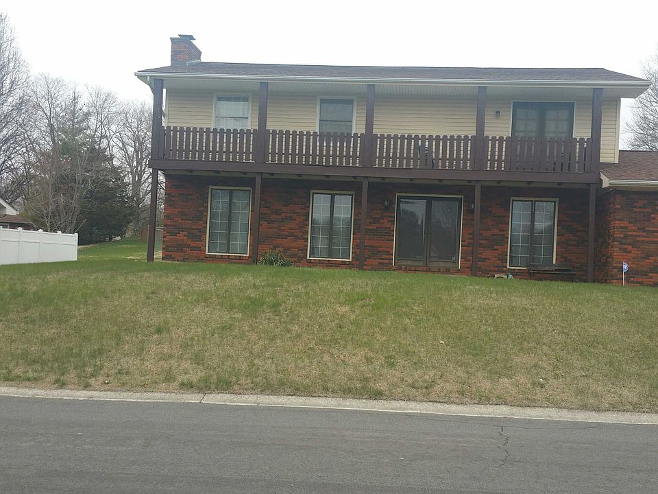 1st image of 80 Park Dr