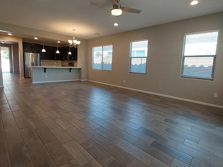 1025 S 200th Ln — Photo 16