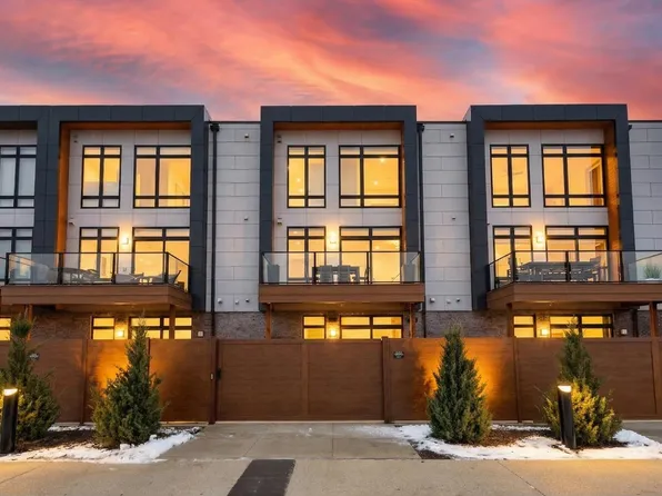 1104 Brookwood Dr #21, Green Bay, WI 54304