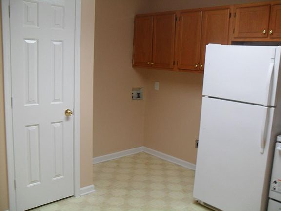 Washer/Dryer Hookup, Pantry