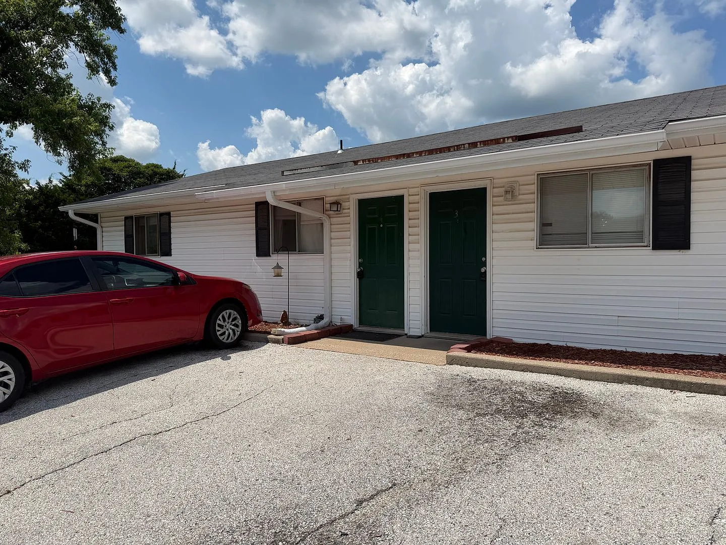 2 bedroom, 1 bath — Photo 1