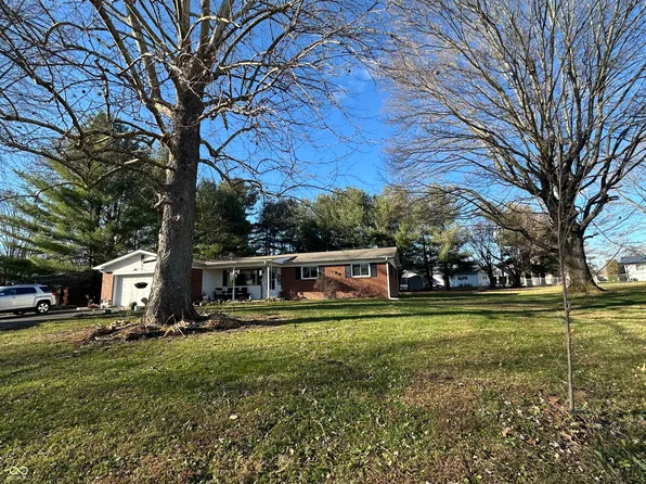 144 W Sycamore Ln, Rushville, IN 46173