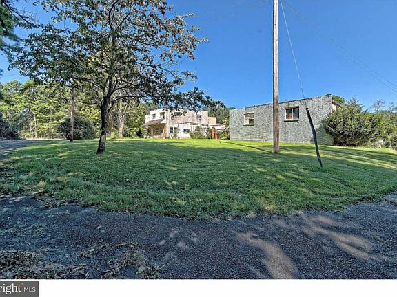 3rd image of 42 Evelyn B Morine Blvd
