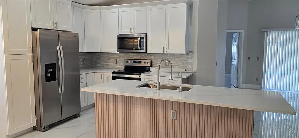 4 bed, 3.0 bath, 1729 sqft, $2,800 — Photo 3