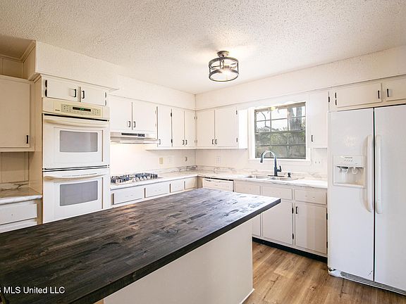5th image of 2304 Melbourne Ct
