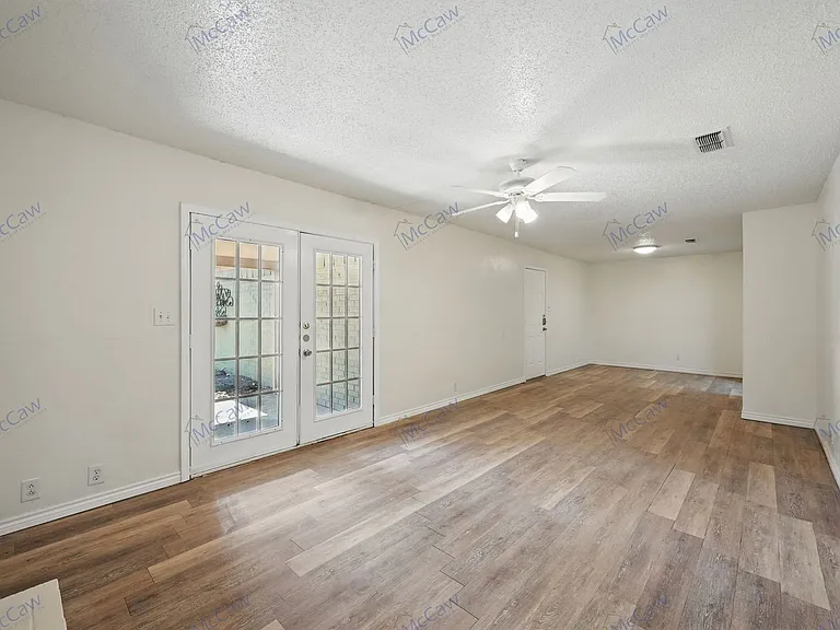 4302 Segura Ct N — Photo 5