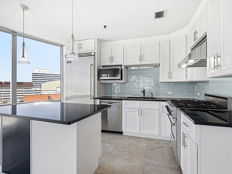 1 Renaissance Sq #11G — Photo 7