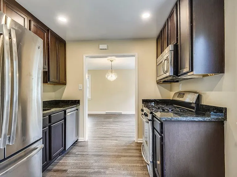 128 Greenmeadow Dr — Photo 14