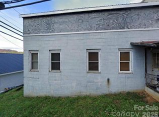 24 Millsaps St, Robbinsville, NC 28771