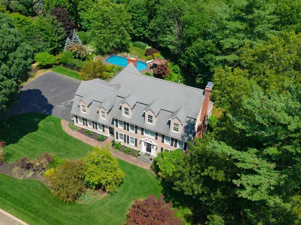 25 Erin Way, Holliston, MA 01746