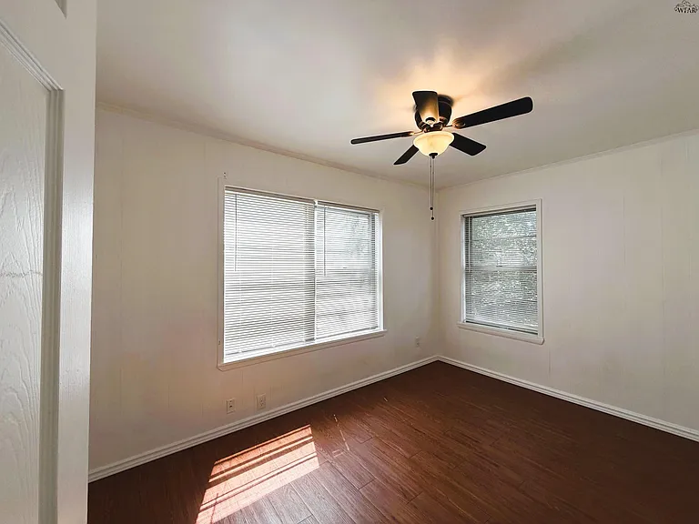 2951 Moffett Ave — Photo 19
