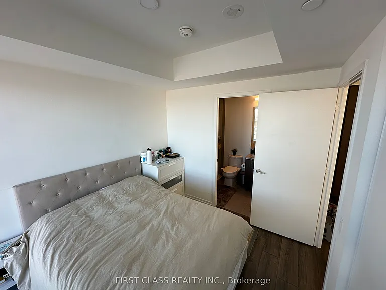 1000 Portage Pkwy #911 — Photo 8