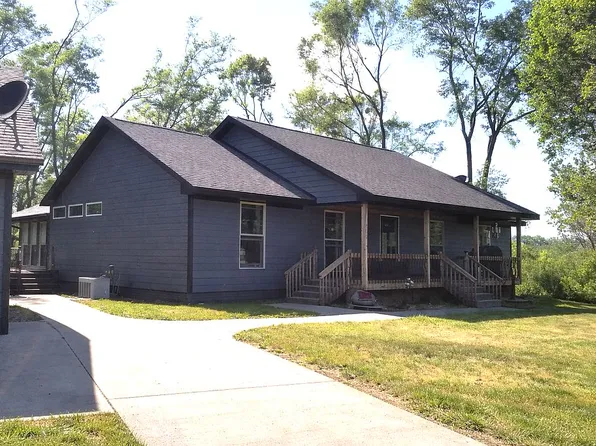 606 Jasper Ave NE, Mitchellville, IA 50169