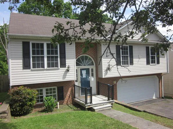 5045 Meadow Crossing Ln NE, Roanoke, VA 24019