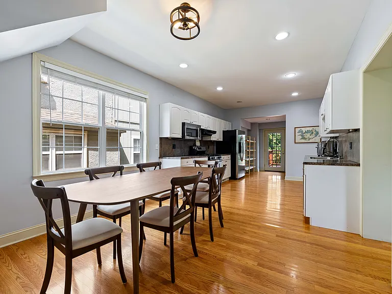 4009 Locust St — Photo 11