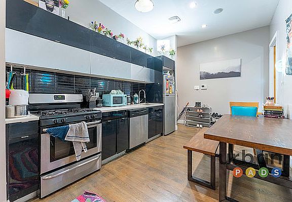 2nd image of 248 Jefferson St #3Q