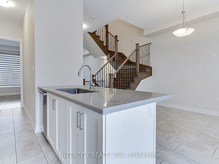 7 Adaskin Ave — Photo 20