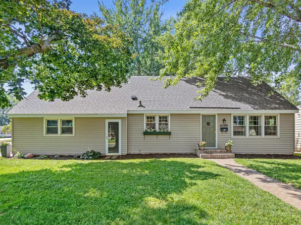 968 Scott St S, Shakopee, MN 55379