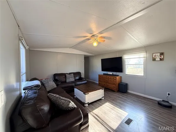 826 Bcr 636, Sturdivant, MO 63782