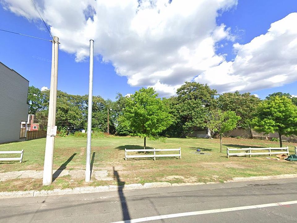 1st image of 861 & 857 N 40th St