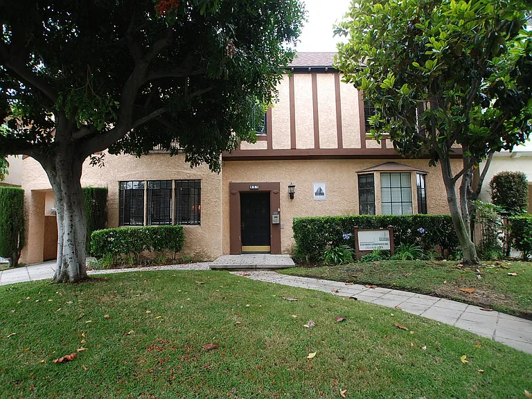 MAN - Mansfield Apartments — Photo 1