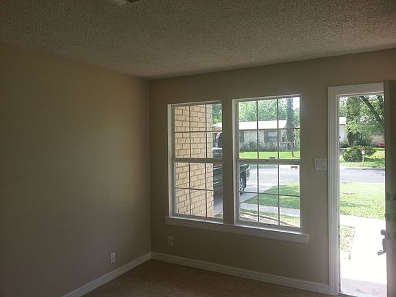 5th image of 318 Deborah Dr