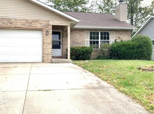 117 Twin Oaks Dr, Shiloh, IL