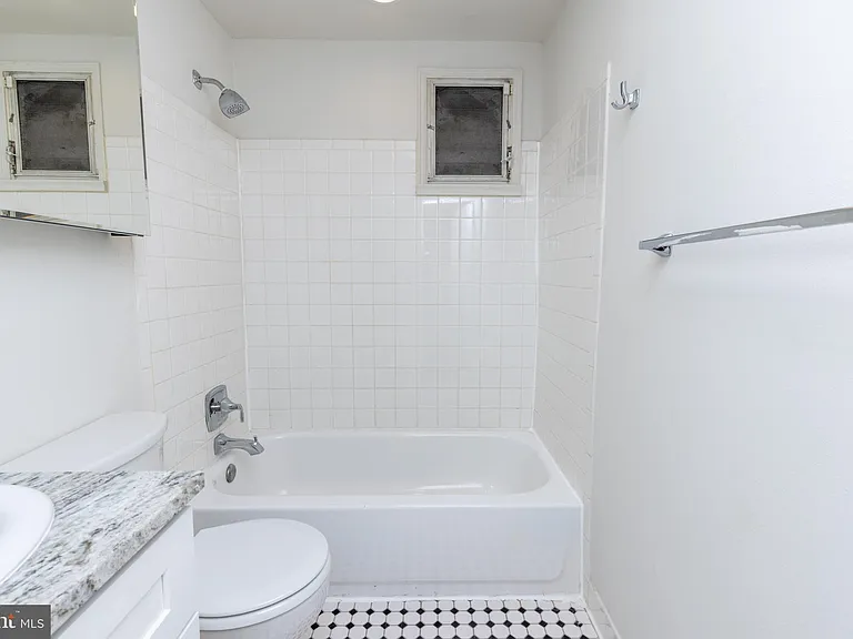 901 Clinton St #3 — Photo 11
