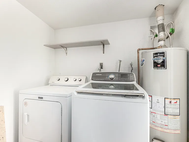 1037 E Campus Dr — Photo 26