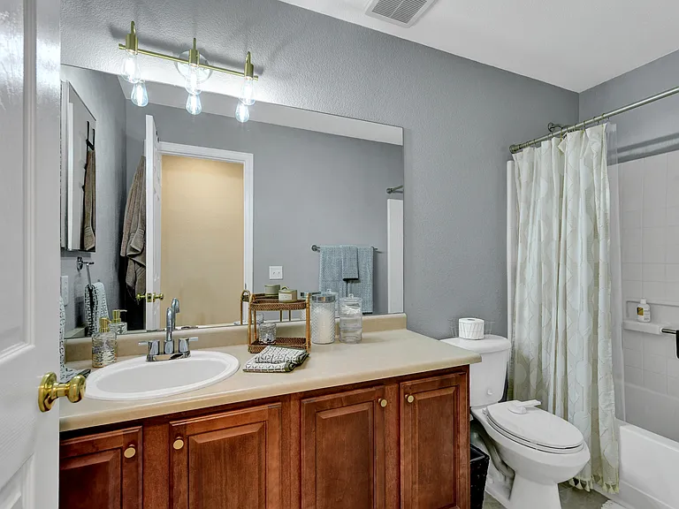 2209 Gilpin Ave — Photo 22
