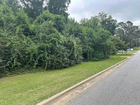 307 E Pope St, Sylvester, GA 31791