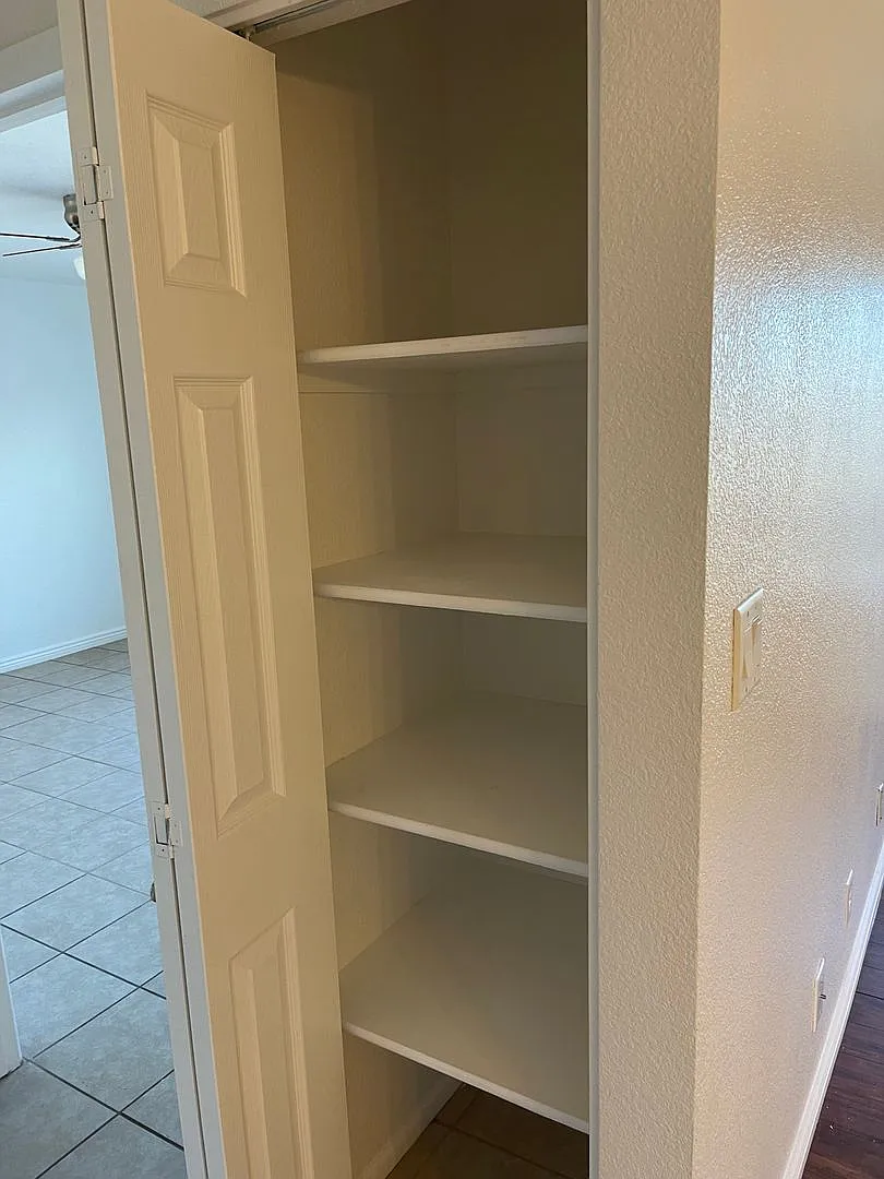 2nd Floor condo For Rent — Photo 3