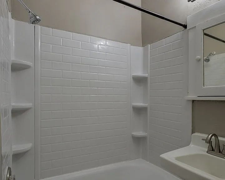 606 S 32nd Ave — Photo 14