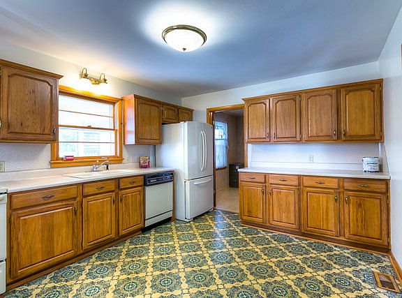 5th image of 1406 Sioux Pl