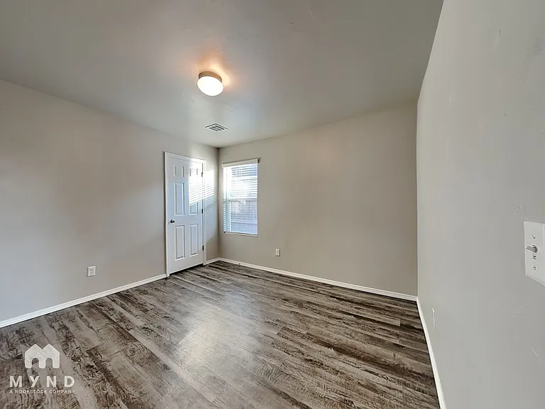 1118 Flint Way — Photo 11