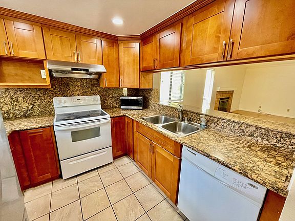 3rd image of 6327 Joaquin Murieta Ave APT A