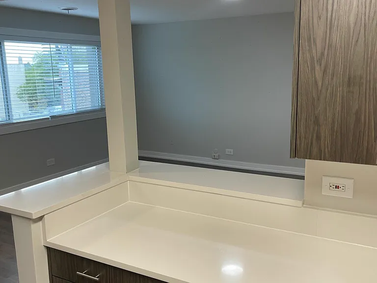 1146 W. Morse Ave — Photo 10