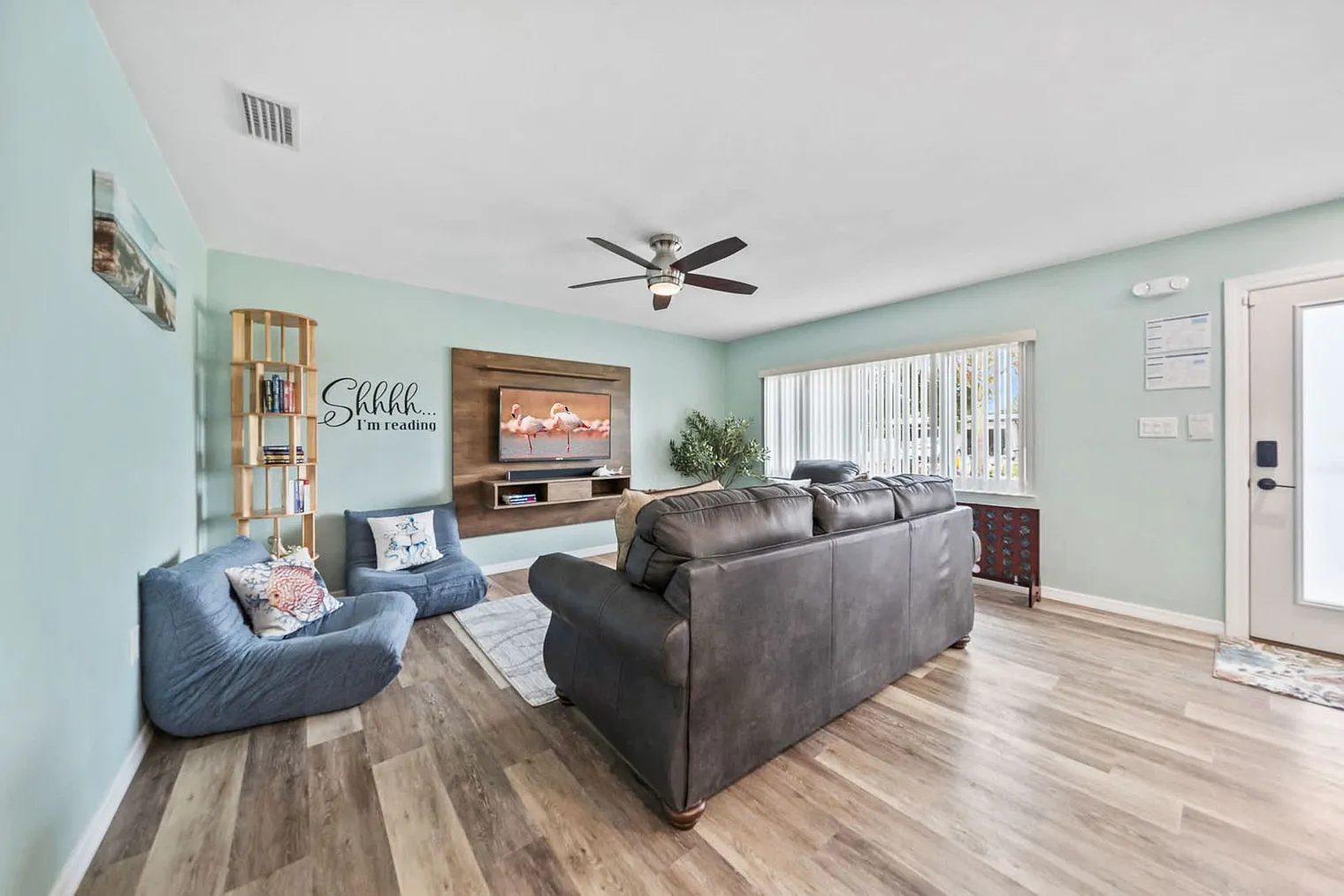 3 bed, 3.0 bath, 1937 sqft, $9,278 — Photo 3