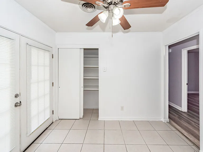 107 Greenhurst Ave — Photo 9