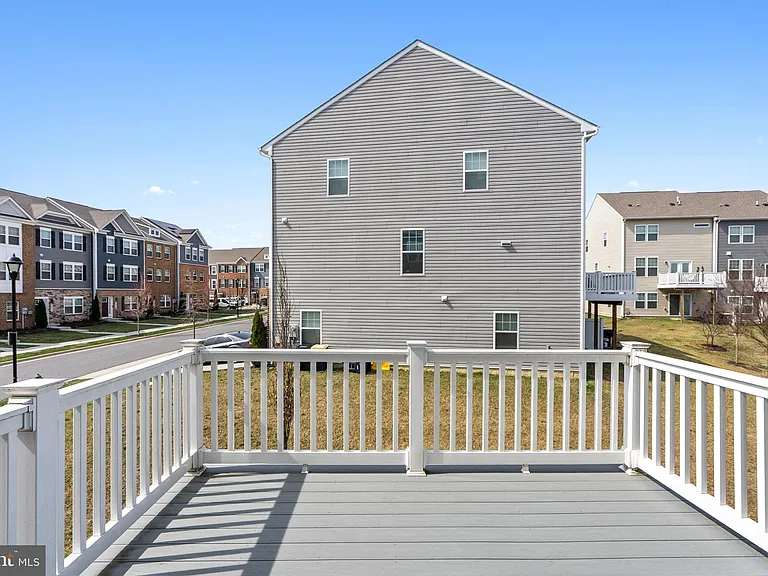 9715 Summerton Dr — Photo 17