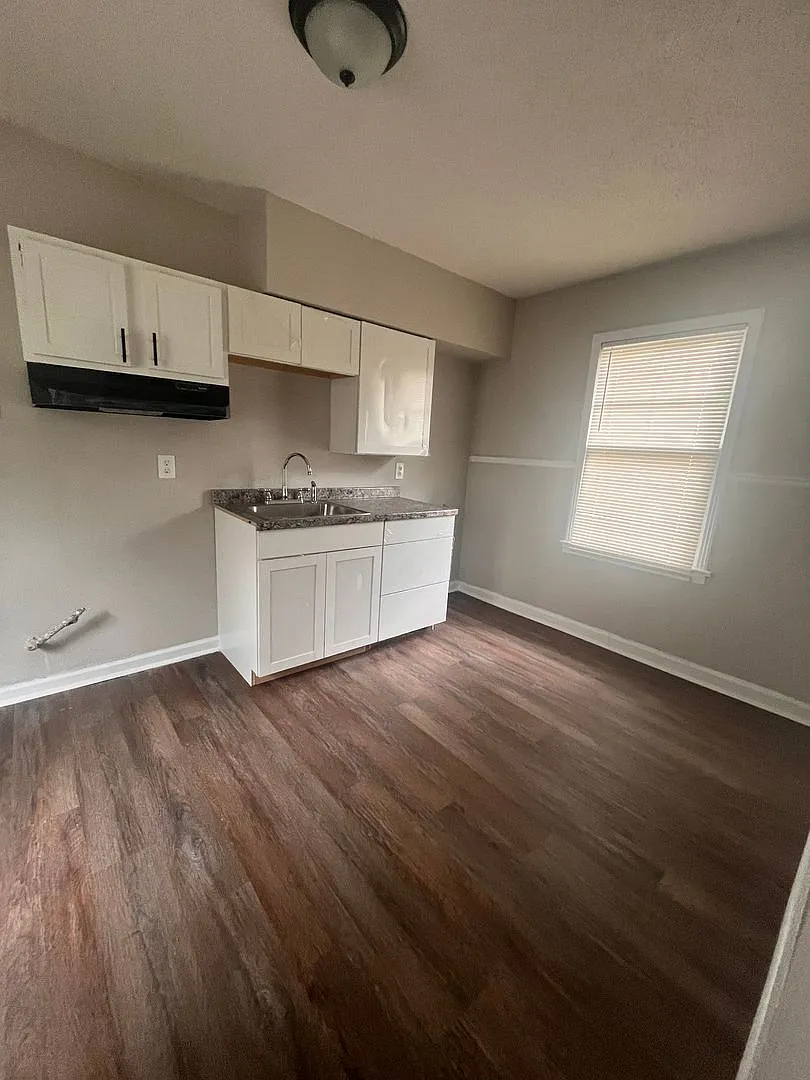 Newly Renovated Unit in Heart of Memphis — Photo 3