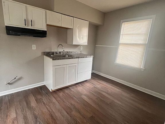 3rd image of 291 Red Oak St