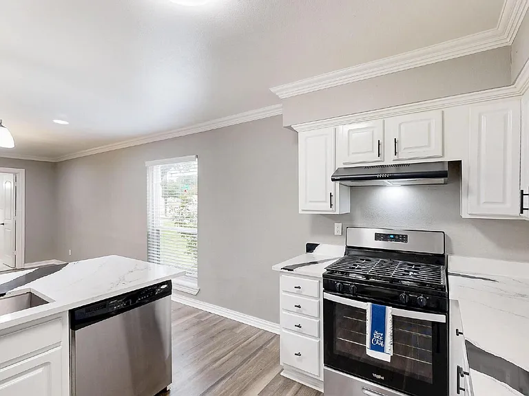 3264 Northaven Rd — Photo 9